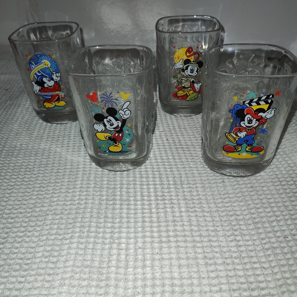 Vintage set of 4 Disney Glass/Mugs